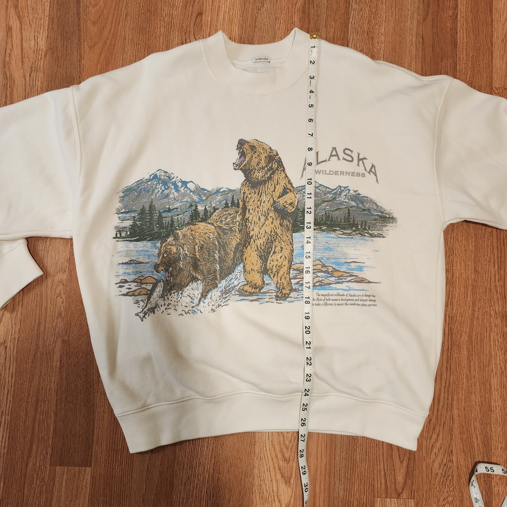 Abercrombie Alaska Wilderness Bear Graphic Sweatshirt